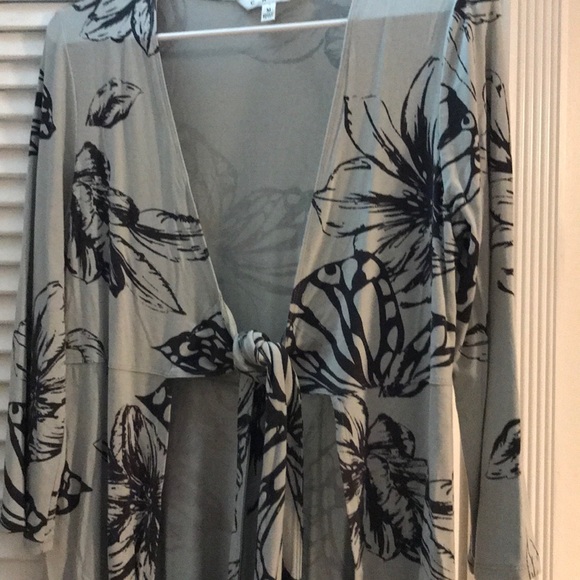 CAbi Tops - Cabi open front top jacket EUC